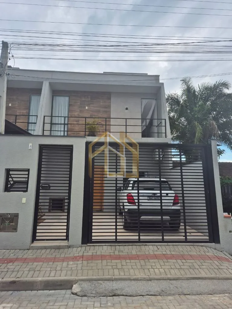 Sobrado 3q em Bairro Itacolomi, Balneário Piçarras SC