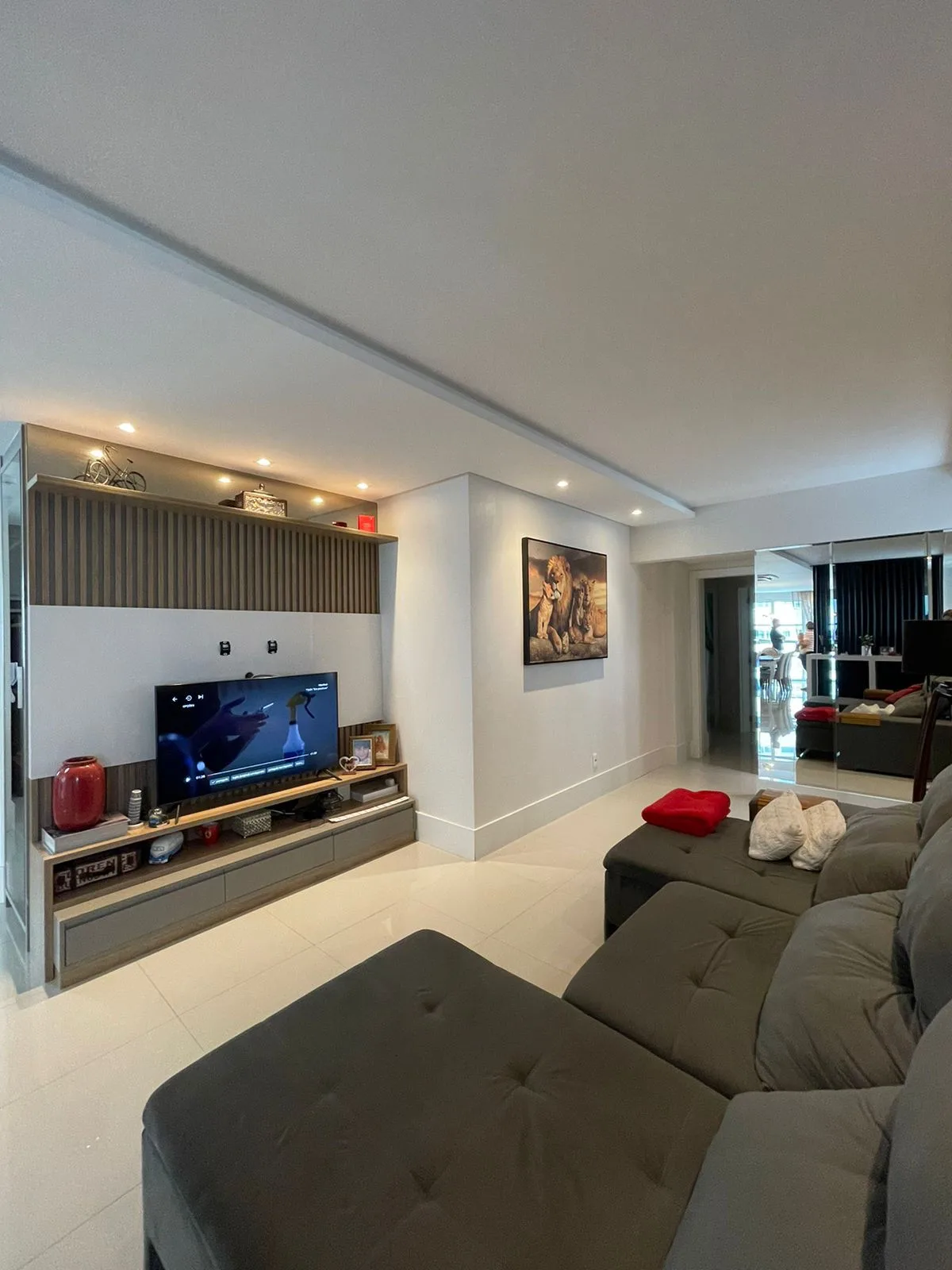 Elegance Tower Residence
