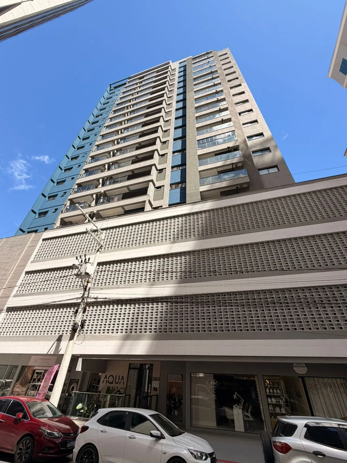 AQUA TOWER