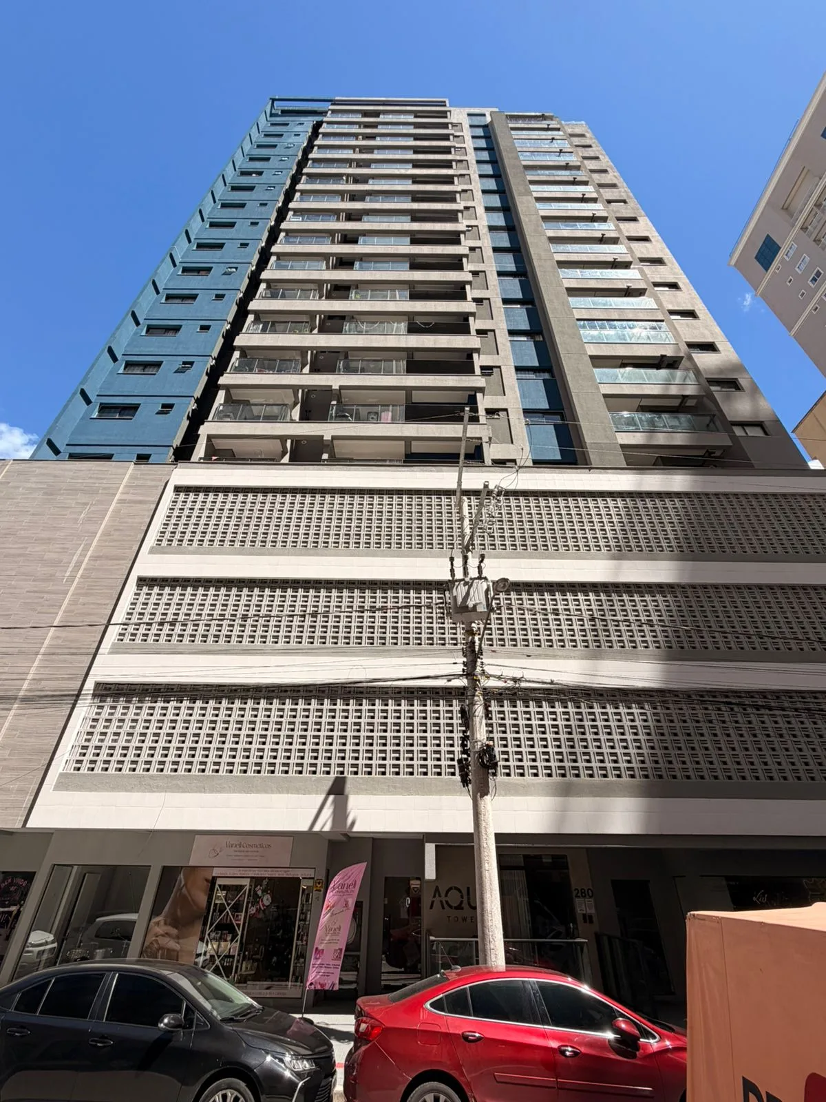 AQUA TOWER