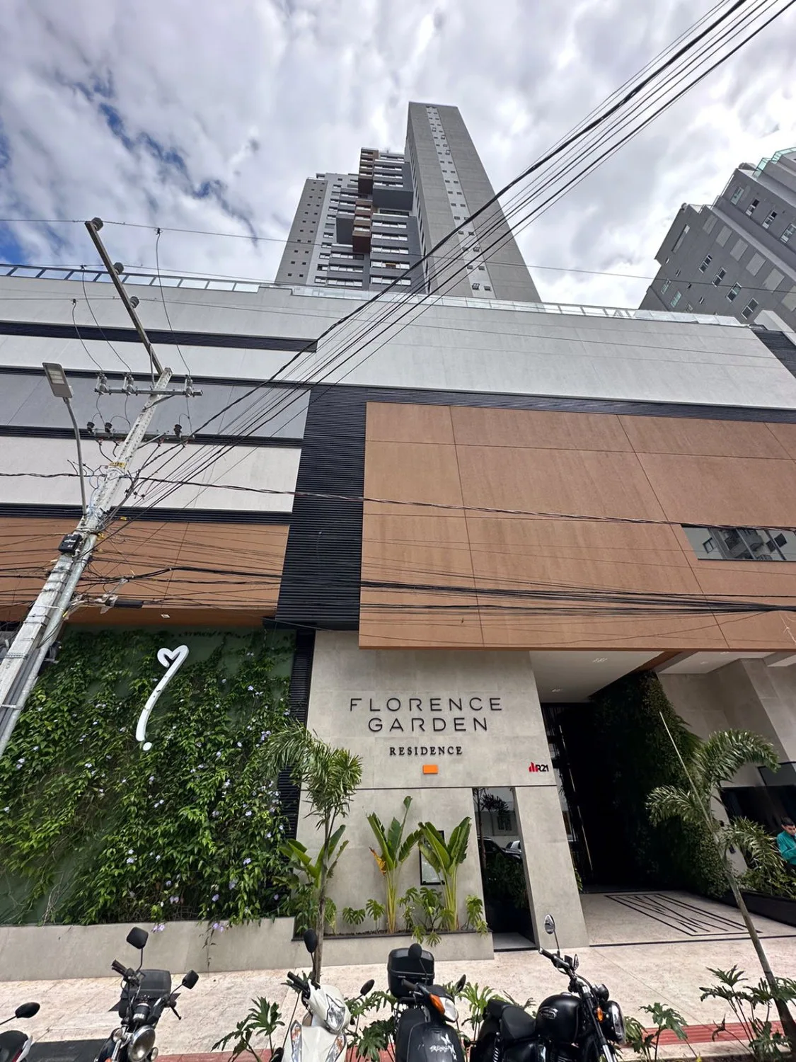 Florence Gaden Balneário Camboriú