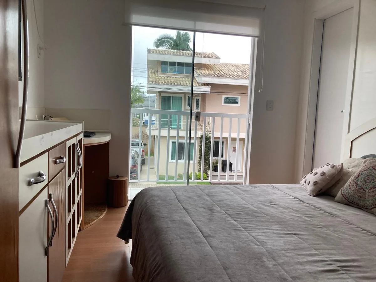 CASA EM CONDOMÍNIO FECHADO