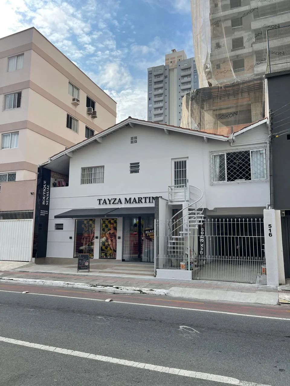 Casa Comercial