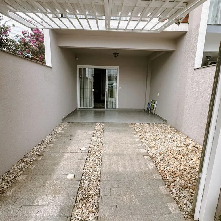 Casa 3 dorm. em Itacolomi, Balneário Piçarras/SC · foto 2 | Família Broker
