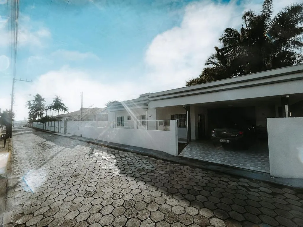 Casa 3 dorm. em Santo Antônio, Balneário Piçarras/SC · foto 2 | Família Broker