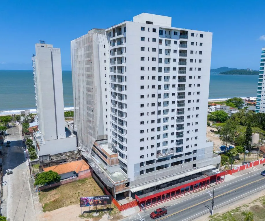Apartamento 3 dorm. em Centro, Balneário Piçarras/SC · destaque | Família Broker