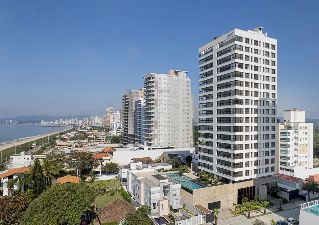 Apartamento 4 dorm. em Itacolomi, Balneário Piçarras/SC · destaque | Família Broker