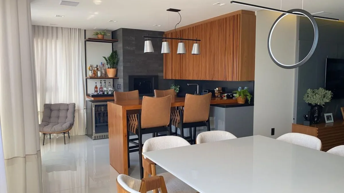 Apartamento 3 dorm. em Centro, Balneário Piçarras/SC · destaque | Família Broker