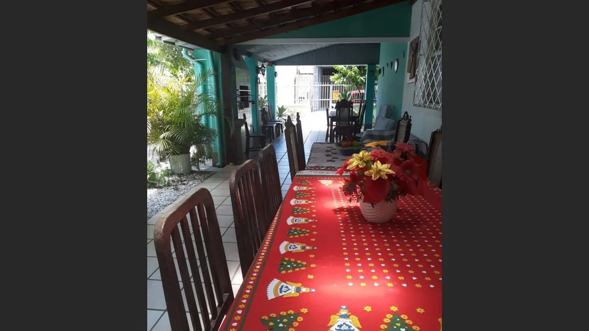 Casa 7 dorm. em Centro, Balneário Piçarras/SC · foto 4 | Família Broker
