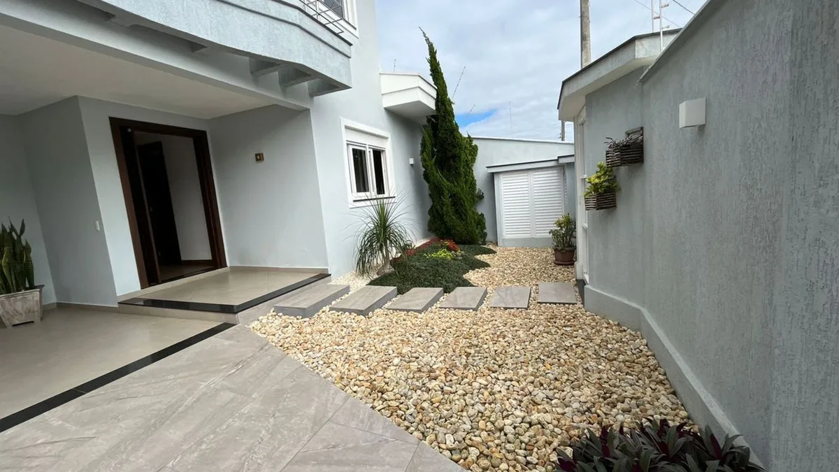 Casa 4 dorm. em Centro, Balneário Piçarras/SC · foto 3 | Família Broker