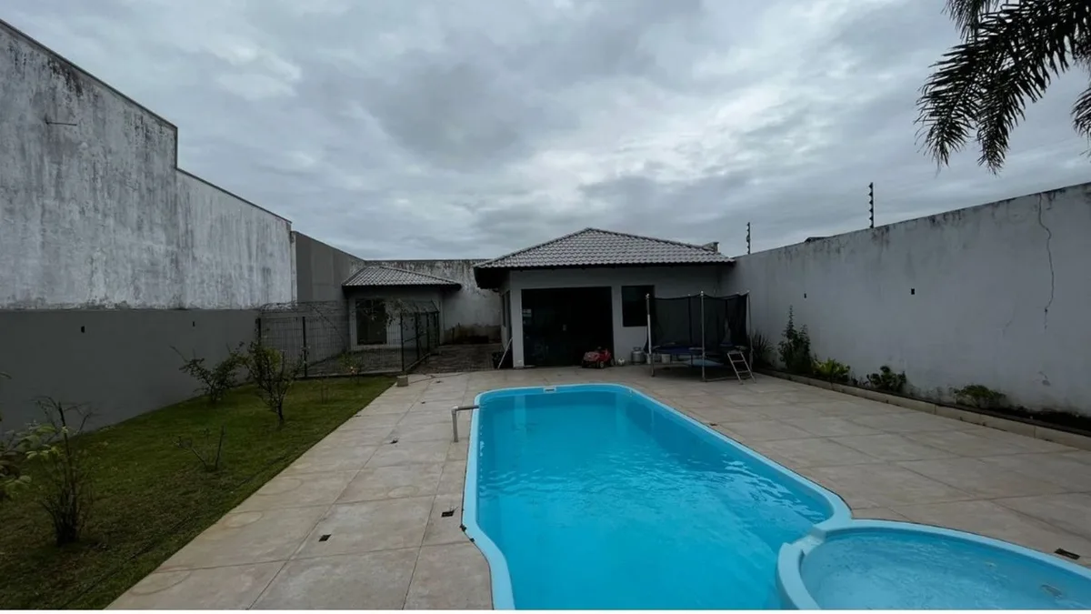 Casa 5 dorm. em Centro, Balneário Piçarras/SC · foto 2 | Família Broker