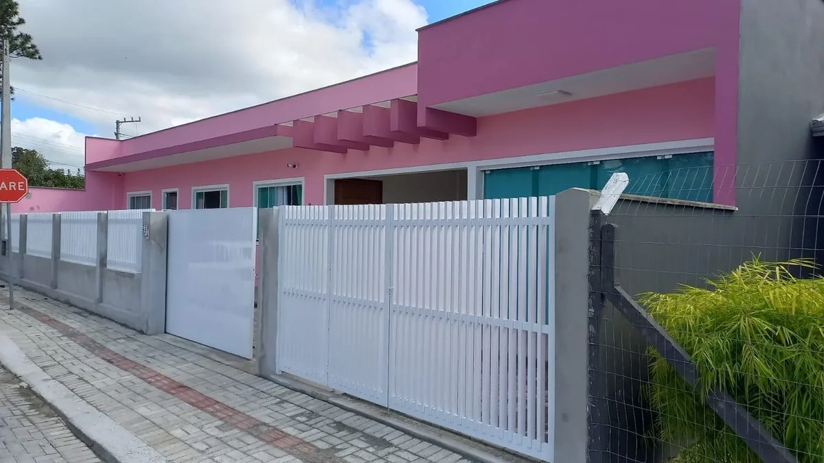 Casa 3 dorm. em Nossa Senhora da Paz, Balneário Piçarras/SC · destaque | Família Broker