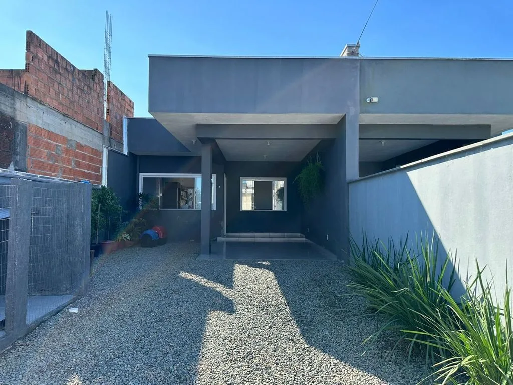 Casa 2 dorm. em Itacolomi, Balneário Piçarras/SC · destaque | Família Broker