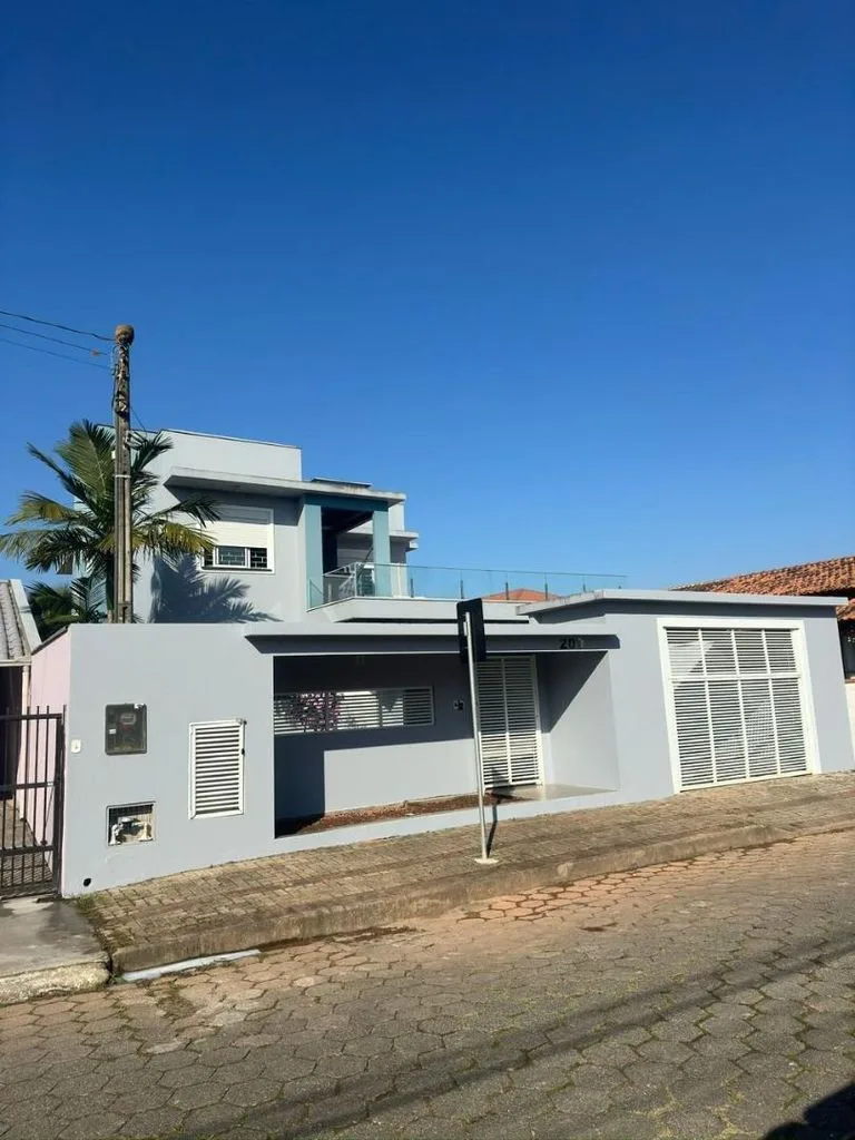 Casa 3 dorm. em Centro, Penha/SC · foto 2 | Família Broker
