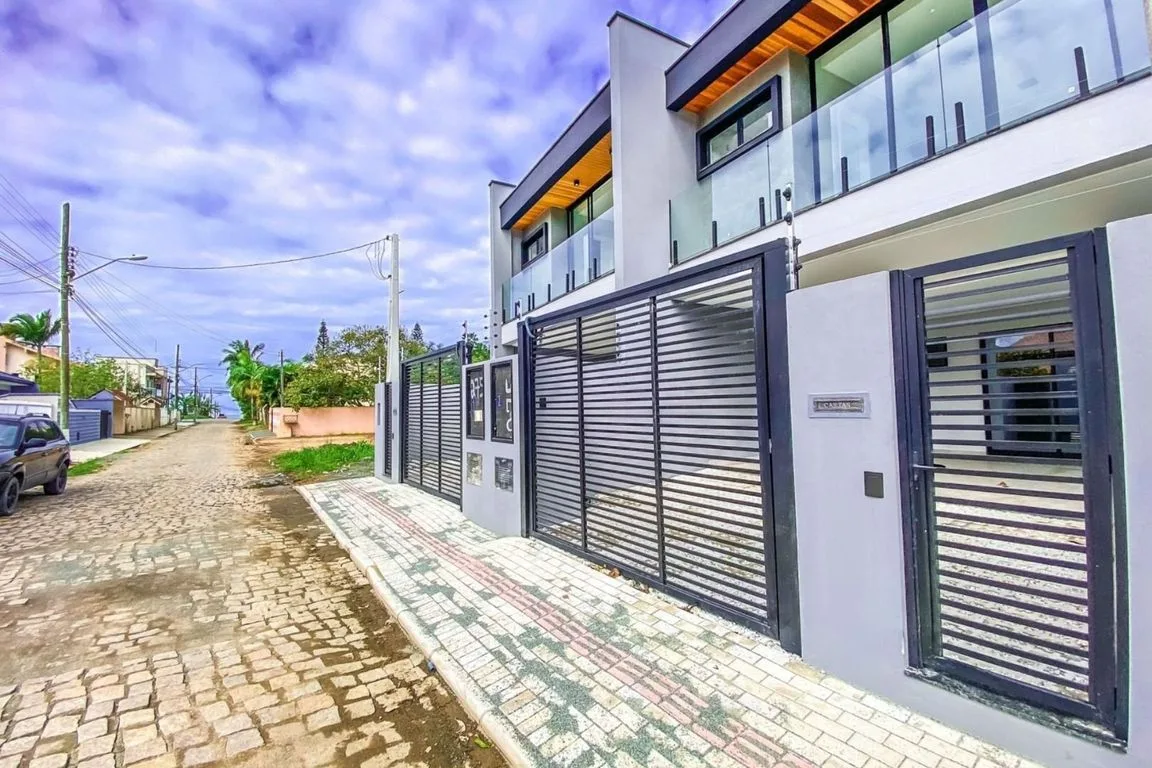 Casa 3 dorm. em Itacolomi, Balneário Piçarras/SC · foto 2 | Família Broker