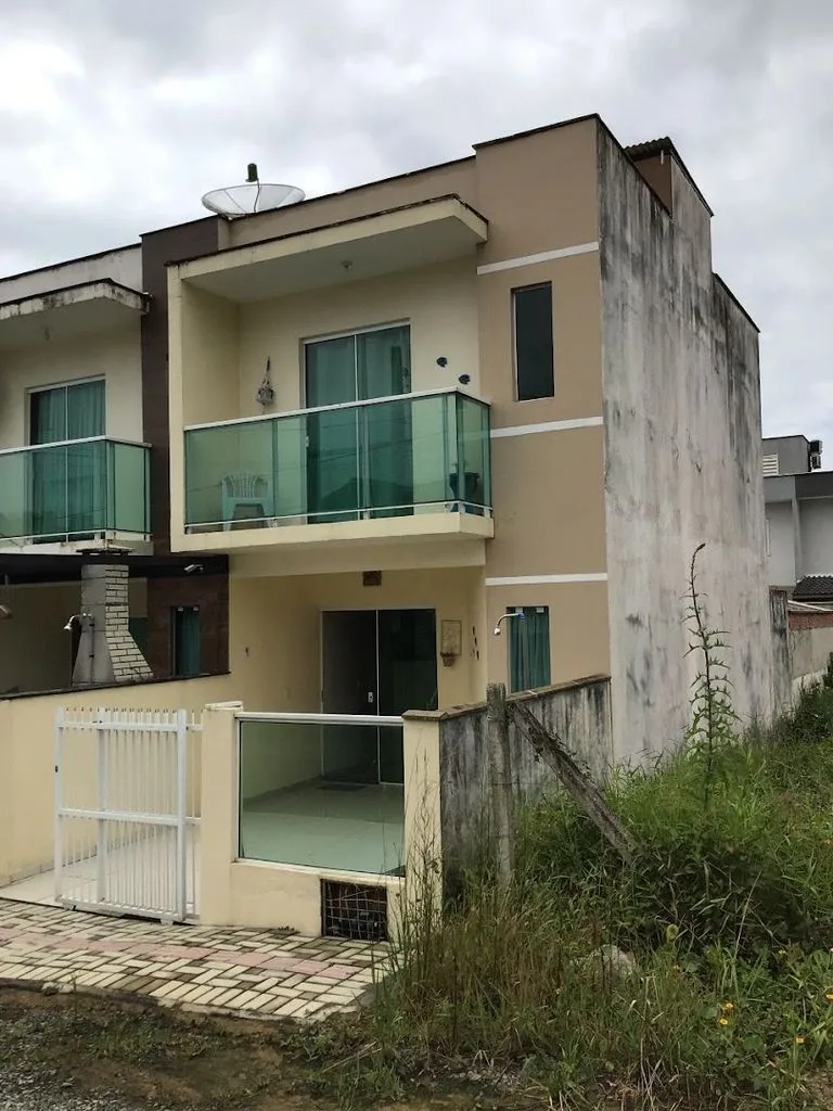 Casa 2 dorm. em Itacolomi, Balneário Piçarras/SC · foto 2 | Família Broker
